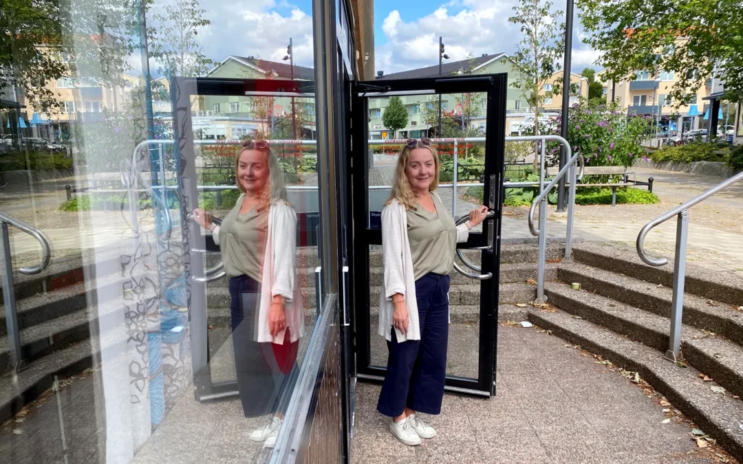 Vem är vår nya rektor Ulrika? Få en glimt genom lokaltidningens färska reportage!